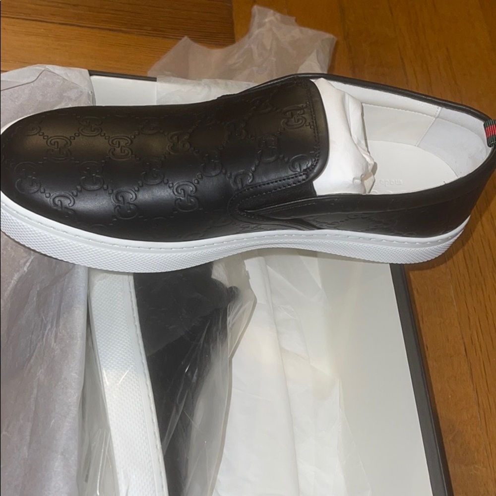Gucci Logo Embossed Slip On Shoe - Picture 4 of 9